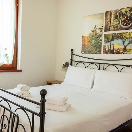Agriturismo Il Giardino Degli Ulivi Лацизе Екстериор снимка