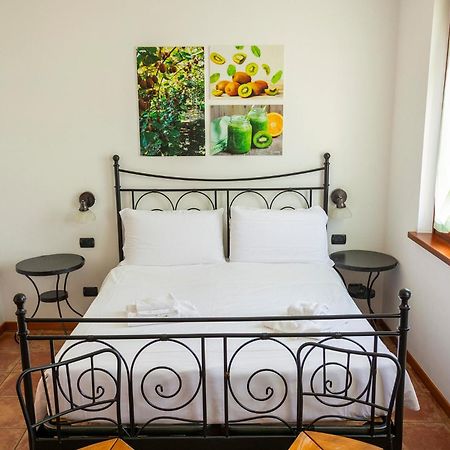 Agriturismo Il Giardino Degli Ulivi Лацизе Екстериор снимка