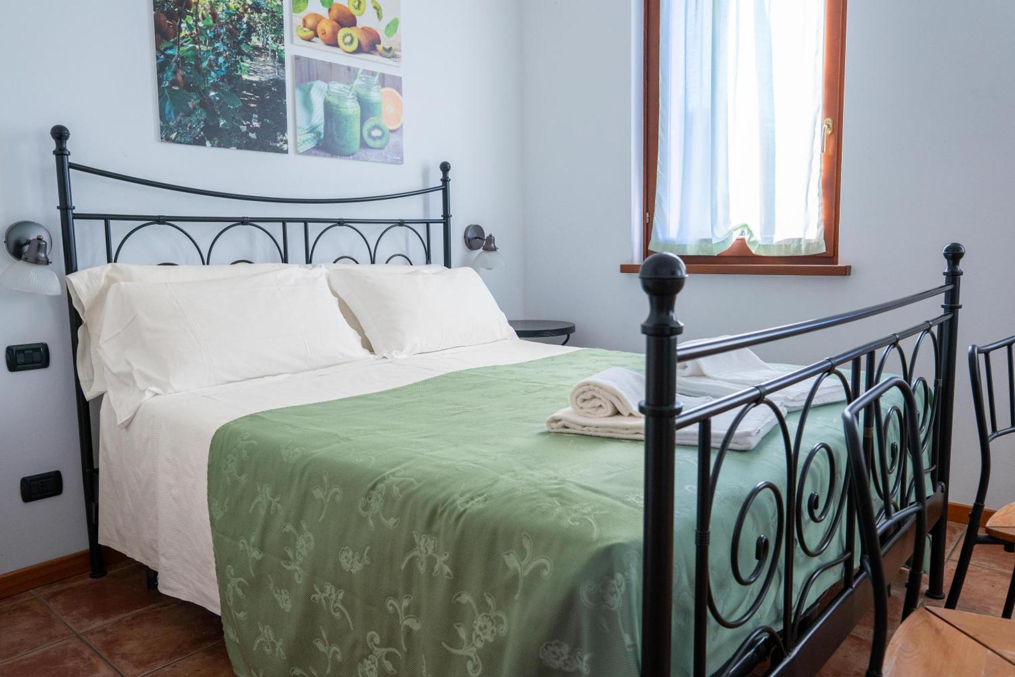 Agriturismo Il Giardino Degli Ulivi Лацизе Екстериор снимка