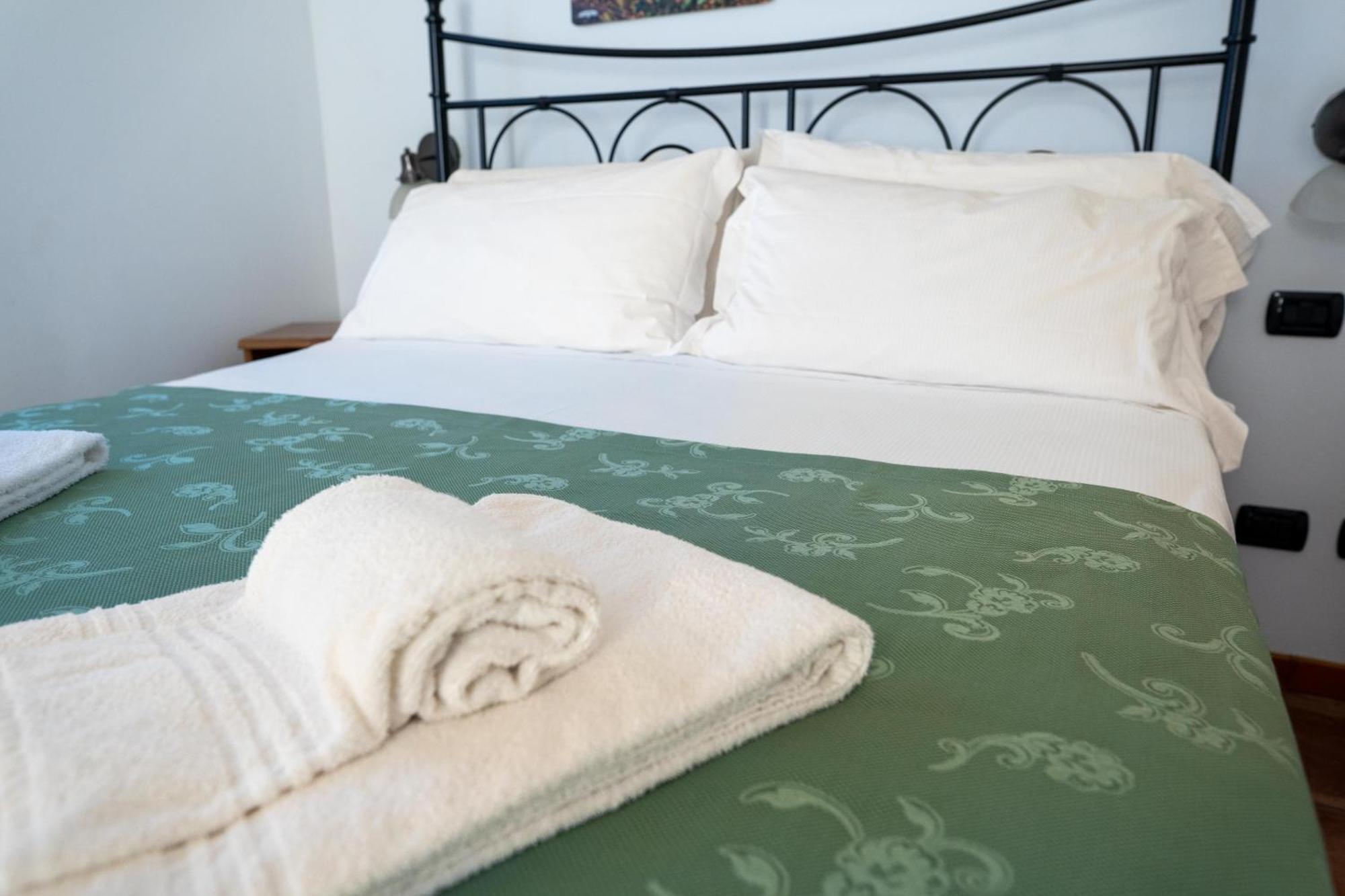 Agriturismo Il Giardino Degli Ulivi Лацизе Екстериор снимка